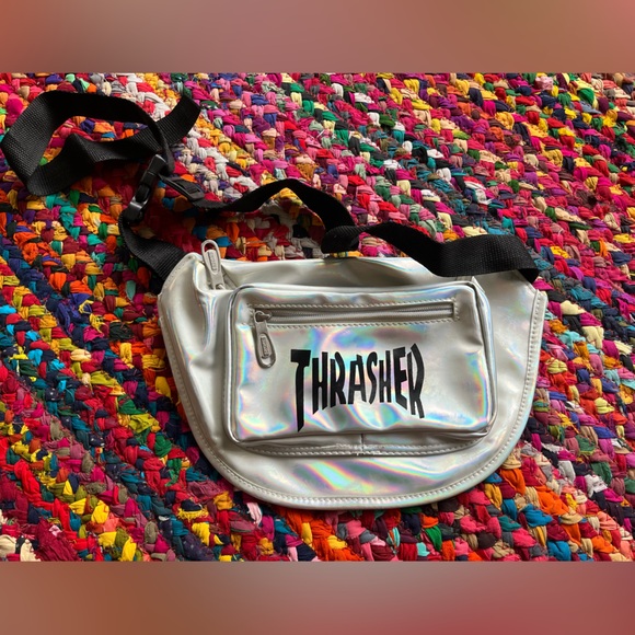 HOLIGRAPHIC THRASHER FANNY PACK - Picture 1 of 3